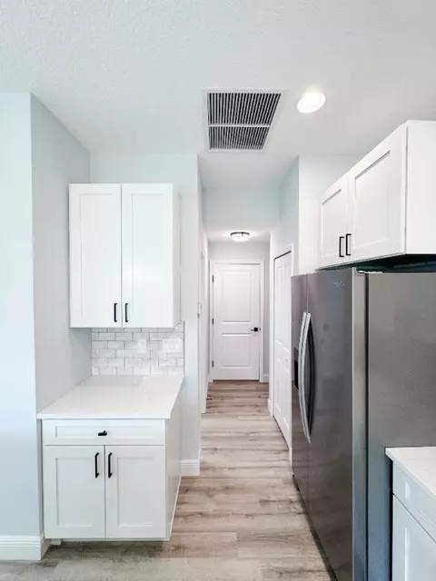 Entry Way - 7930 98th Ave, Vero Beach, FL 32967 photo 1 of 2