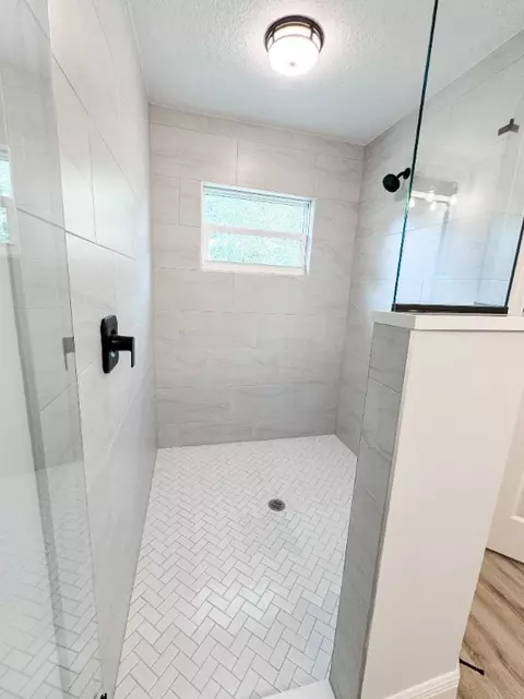 Bath - 7930 98th Ave, Vero Beach, FL 32967 photo 5 of 7