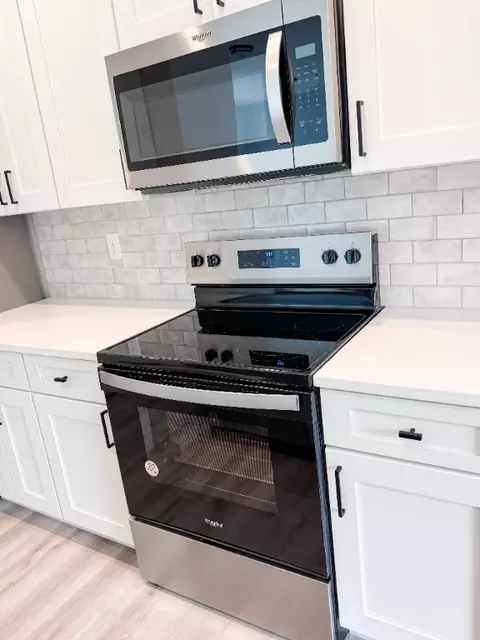 Kitchen - 7930 98th Ave, Vero Beach, FL 32967 photo 7 of 7