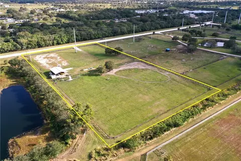 555 74th Ave, Vero Beach, FL 32968 photo 1