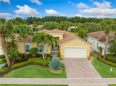 Exterior - 9575 E Maiden Ct, Vero Beach, FL 32963 photo 1 of 7