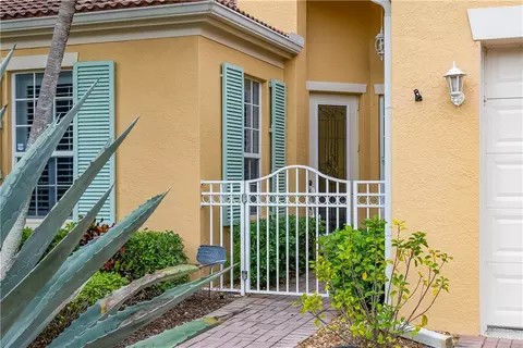 Exterior - 9575 E Maiden Ct, Vero Beach, FL 32963 photo 3 of 7
