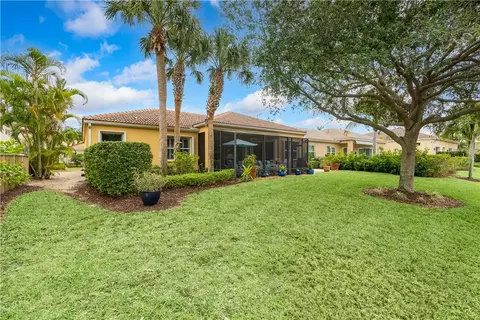 Exterior - 9575 E Maiden Ct, Vero Beach, FL 32963 photo 5 of 7