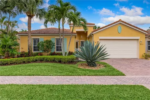 Exterior - 9575 E Maiden Ct, Vero Beach, FL 32963 photo 2 of 7