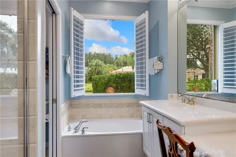 Bath - 9575 E Maiden Ct, Vero Beach, FL 32963 photo 3 of 4