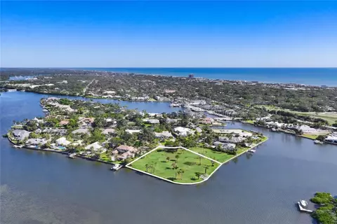 510 River Dr, Vero Beach, FL 32963