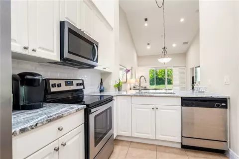 4325 Cross Ct, Vero Beach, FL 32967