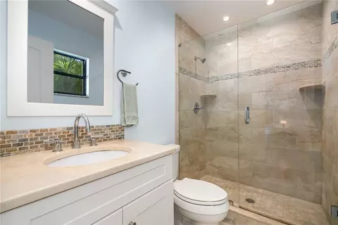 Bath - 2780 Nobility Ave, Melbourne, FL 32934 photo 2 of 2