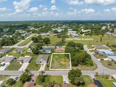 1895 Sunrise Dr SW, Vero Beach, FL 32962