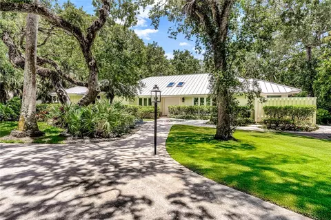 701 Canoe Trl, Vero Beach, FL 32963
