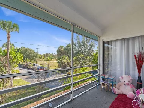 1555 14th Ave #209, Vero Beach, FL 32960