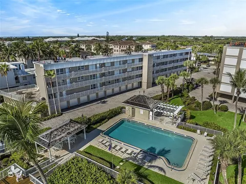 1536 Ocean Dr #201B, Vero Beach, FL 32963