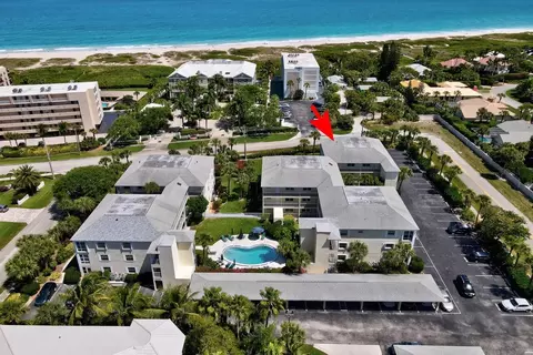 1441 Ocean Dr #207, Vero Beach, FL 32963