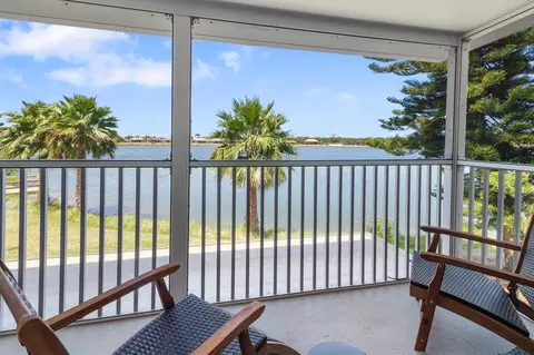 3216 S Lakeview Cir #5205, Fort Pierce, FL 34949