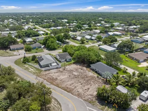 1325 2nd Rd SW, Vero Beach, FL 32962