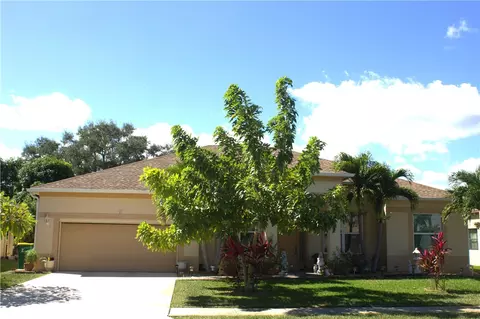 3385 Soft Breeze Cir, Melbourne, FL 32904