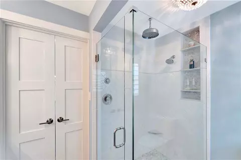 Bath - 3605 Eagle Dr, Vero Beach, FL 32963 photo 3 of 4