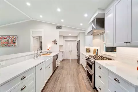 Kitchen - 3605 Eagle Dr, Vero Beach, FL 32963 photo 3 of 4