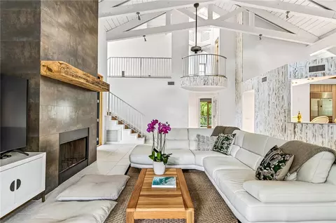 9415 Periwinkle Dr, Vero Beach, FL 32963