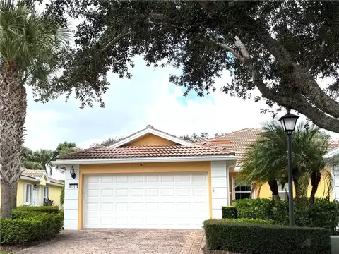 4997 Corsica Sq, Vero Beach, FL 32967