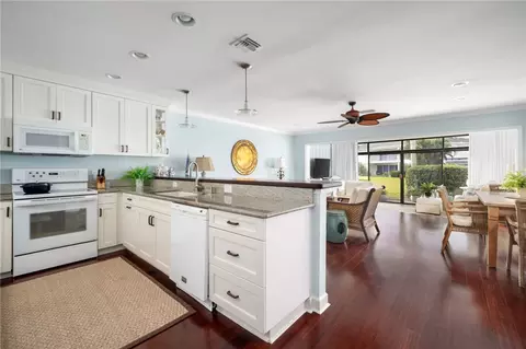 300 Harbour Dr #201-E, Vero Beach, FL 32963