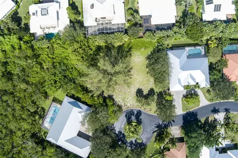 2120 W Beachside Ln, Vero Beach, FL 32963