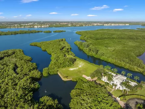 325 Estuary Dr, Vero Beach, FL 32963