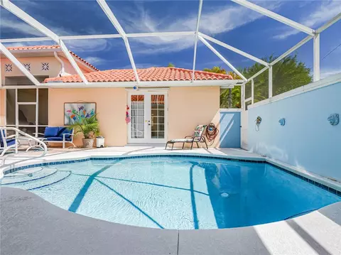 5824 Pine Ridge Cir, Vero Beach, FL 32967