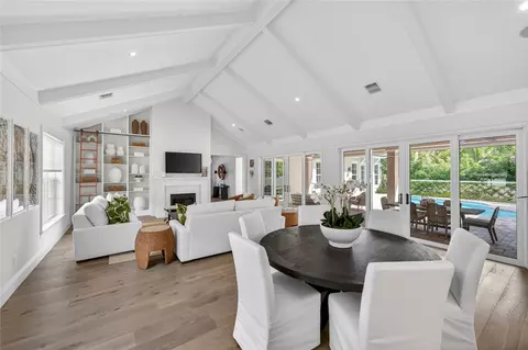 221 Palm Island Ln, Vero Beach, FL 32963