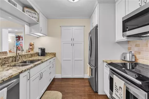 33 Plantation Dr #106, Vero Beach, FL 32966