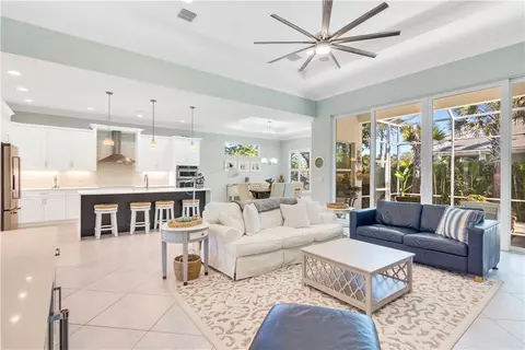 9215 Orchid Cove Cir, Vero Beach, FL 32963