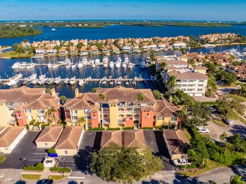 5520 Harbor Village Dr #201, Vero Beach, FL 32967