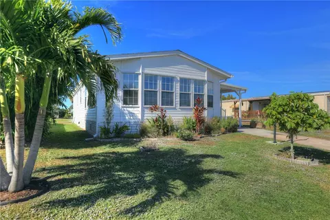 838 Wren Cir, Barefoot Bay, FL 32976