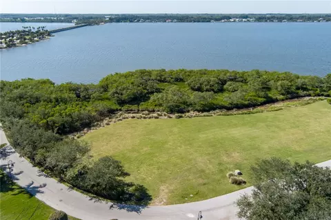 9205 Marsh Island Dr, Vero Beach, FL 32963