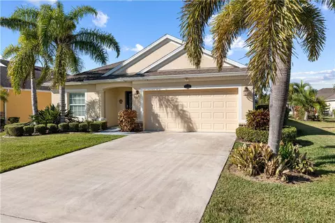 8152 Westfield Cir, Vero Beach, FL 32966
