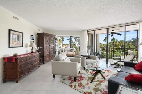 1825 Mooringline Dr #2-F, Vero Beach, FL 32963