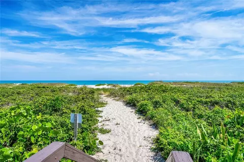 1616 Ocean Dr #102, Vero Beach, FL 32963