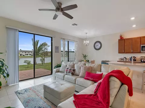 886 S Verona Trace Dr, Vero Beach, FL 32966