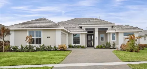 5697 Bent Pine Sq, Vero Beach, FL 32967