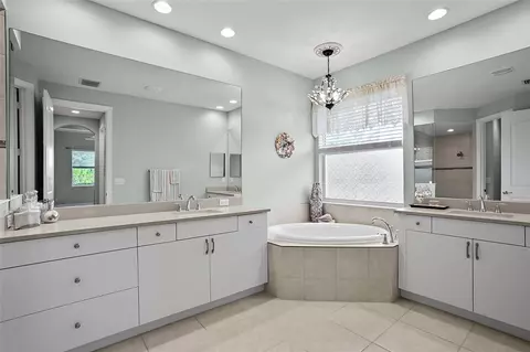 Bath - 8280 Halbert Ln, Vero Beach, FL 32968 photo 1 of 4