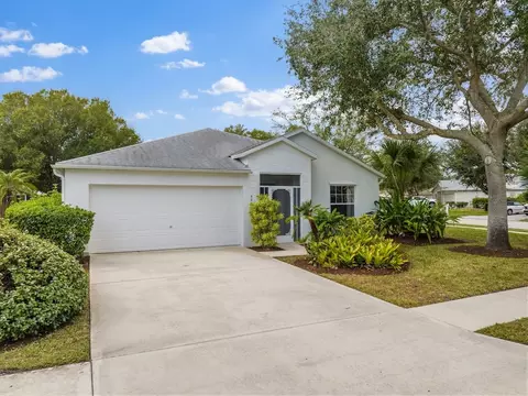 595 Willow Ct, Sebastian, FL 32958
