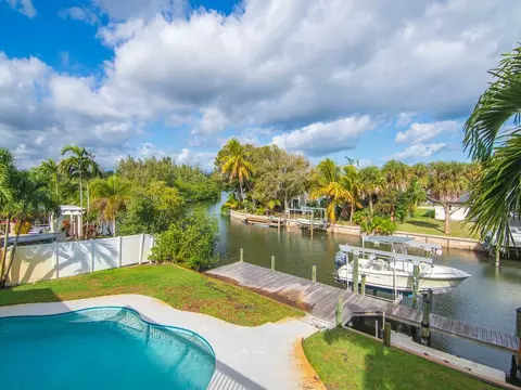 721 Shore Dr, Vero Beach, FL 32963