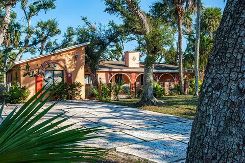 575 Acacia Rd, Vero Beach, FL 32963