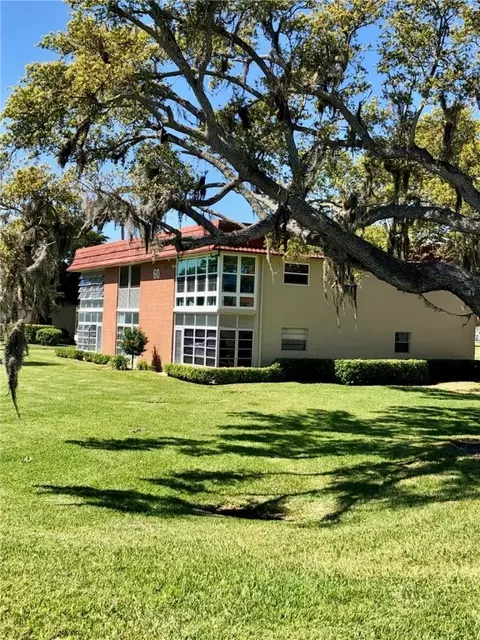60 Woodland Dr #104, Vero Beach, FL 32962
