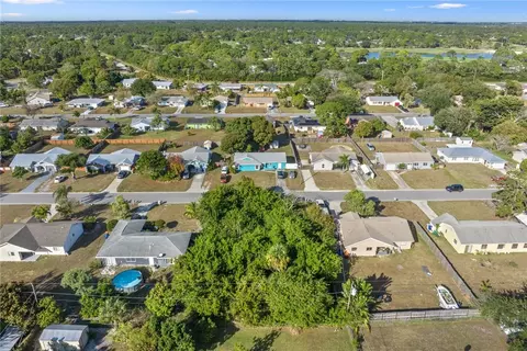1091 24th St SW, Vero Beach, FL 32962
