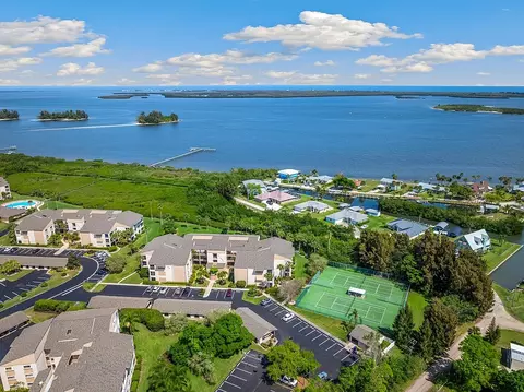 6165 S Mirror Lake Dr #106, Sebastian, FL 32958