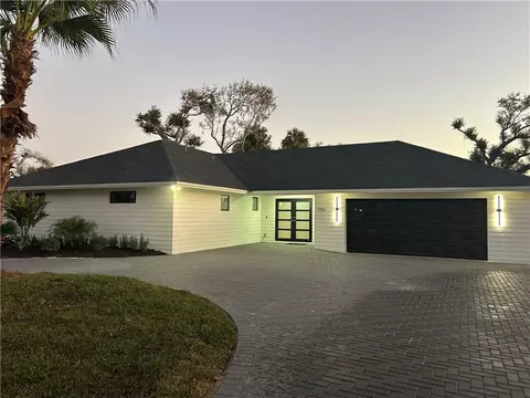 706 Flamevine Ln, Vero Beach, FL 32963