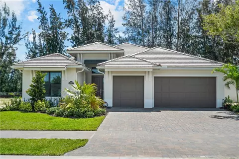 692 Ravens Landing Dr, Vero Beach, FL 32968