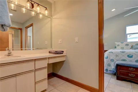 Bath - 2646 Burns Ave, Melbourne, FL 32935 photo 1 of 3