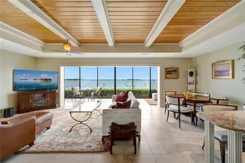 1776 Mooringline Dr #102, Vero Beach, FL 32963